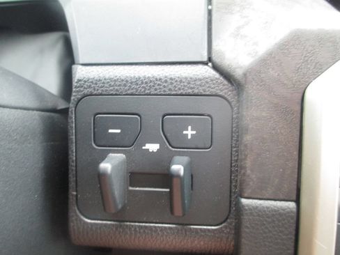 Used 2024 Toyota Tacoma Limited AWD/4WD image 20