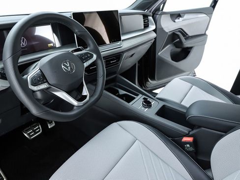 New 2026 Volkswagen Tiguan SE R-Line image 19