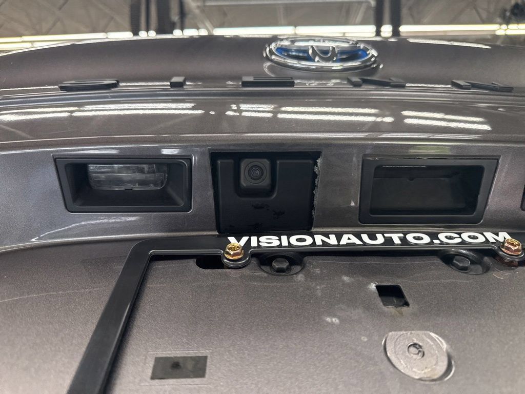 Used 2021 Toyota Sienna XLE FWD image 15
