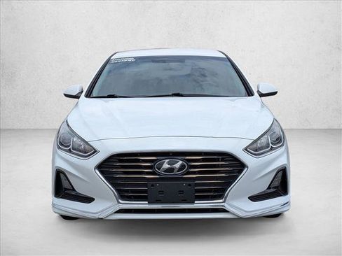 Used 2019 Hyundai Sonata SE FWD image 2