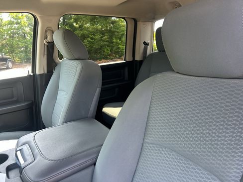 Used 2018 RAM 2500 Tradesman w/ Chrome Appearance Group AWD/4WD image 19
