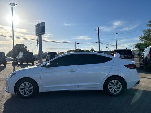 Used 2020 Hyundai Elantra SE w/ Cargo Package (C1) FWD image 5
