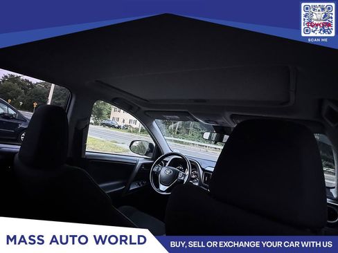 Used 2017 Toyota RAV4 XLE w/ Carpet Mat Package AWD/4WD image 9