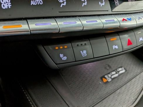 Used 2023 Cadillac CT4 Premium Luxury image 9