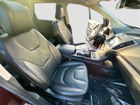 Used 2020 Ford Edge Titanium w/ Class II Trailer Tow Package image 27