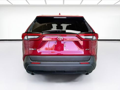 Used 2025 Toyota RAV4 XLE FWD image 5