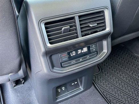 New 2026 Volkswagen Atlas Peak Edition AWD/4WD image 19