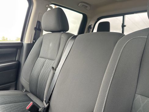 Used 2017 Nissan Titan SV AWD/4WD image 60