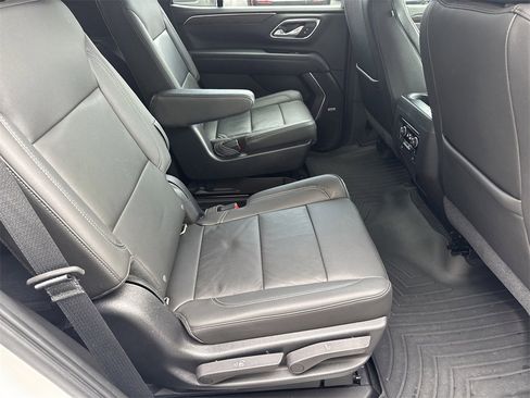 Used 2021 Chevrolet Tahoe LT w/ LT Signature Package image 12