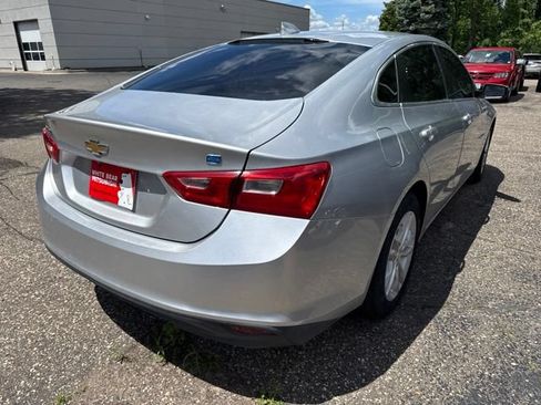 Used 2017 Chevrolet Malibu Hybrid FWD image 2