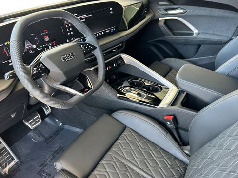 Used 2025 Audi SQ5 Premium Plus image 4
