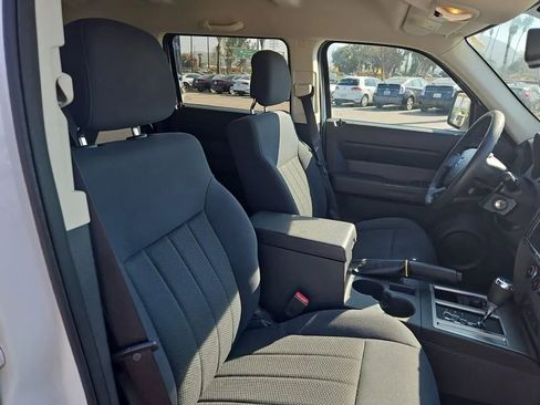 Used 2011 Dodge Nitro Heat image 11