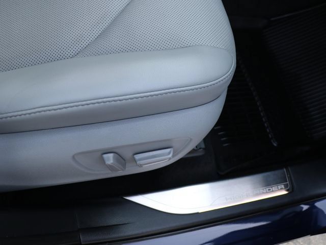 Used 2021 Toyota Highlander Platinum AWD/4WD image 10