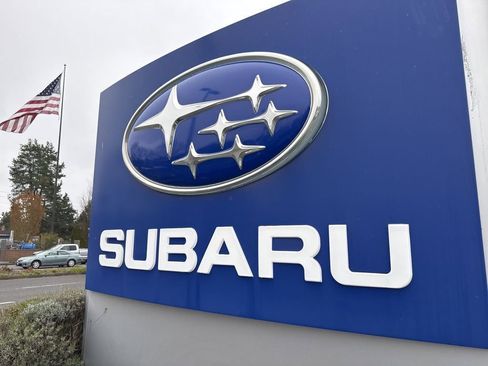 Used 2014 Subaru Outback 2.5i Limited image 10