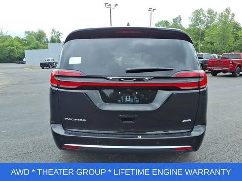 New 2027 Chrysler Pacifica Pinnacle w/ Theater Group AWD/4WD image 6