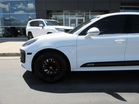 Used 2022 Porsche Macan GTS AWD/4WD image 2