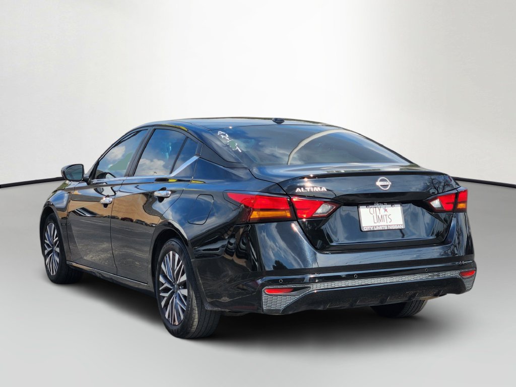 Used 2025 Nissan Altima 2.5 SV FWD image 5