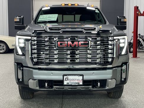 New 2026 GMC Sierra 3500 Denali w/ Denali Reserve Package AWD/4WD image 7
