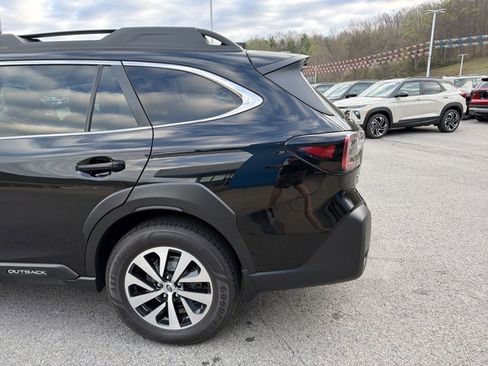 Used 2024 Subaru Outback Premium w/ Popular Package #1A image 7