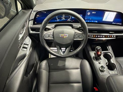 Used 2025 Cadillac XT4 Sport w/ LPO, Onyx Lite Package FWD image 17