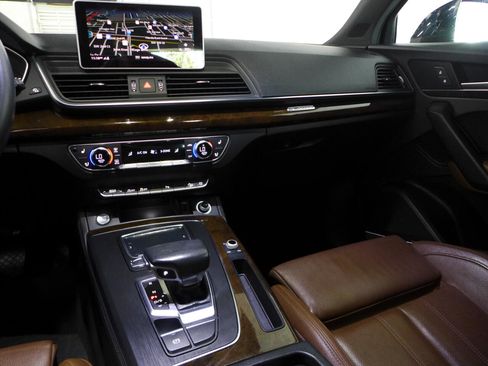 Used 2019 Audi Q5 2.0T Premium Plus w/ Premium Plus Package image 42