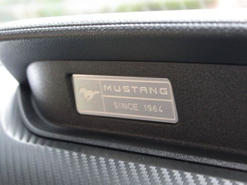 Used 2017 Ford Mustang Coupe RWD image 30
