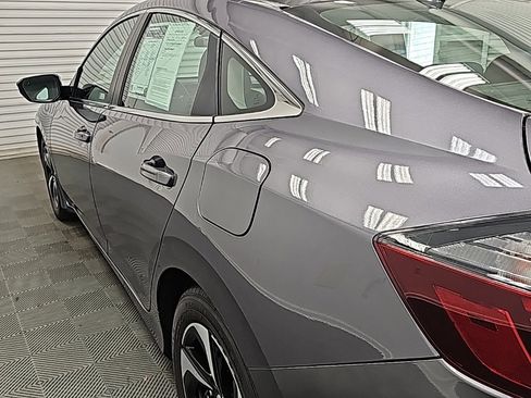 Used 2022 Honda Insight EX image 6