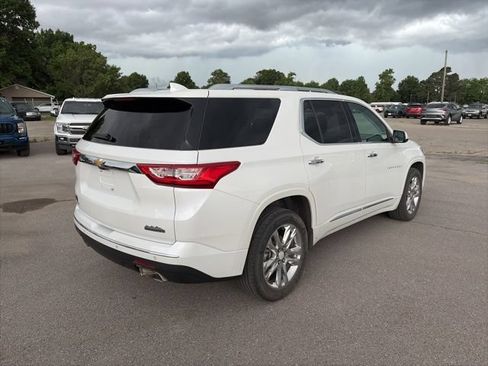 Used 2021 Chevrolet Traverse High Country w/ LPO, Floor Liner Package FWD image 5