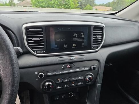Used 2022 Kia Sportage LX FWD image 22