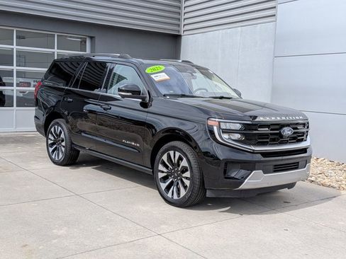 Certified 2025 Ford Expedition Platinum w/ Driver's Package AWD/4WD image 2