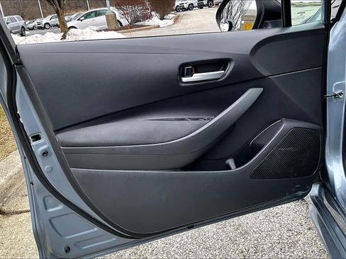 Used 2021 Toyota Corolla LE image 21