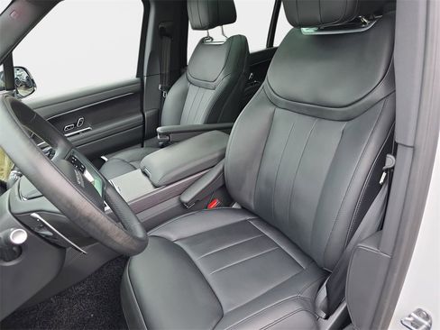 New 2025 Land Rover Range Rover Long Wheelbase SE image 15