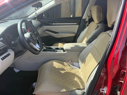 Used 2021 Nissan Altima 2.5 SV w/ SV Premium Package FWD image 13