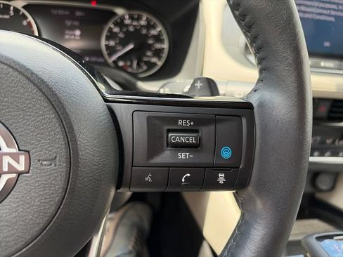 Used 2023 Nissan Rogue SL AWD/4WD image 22