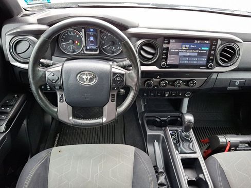 Used 2020 Toyota Tacoma TRD Off-Road w/ Technology Package image 21