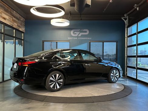 Used 2020 Nissan Altima 2.5 SL FWD image 3