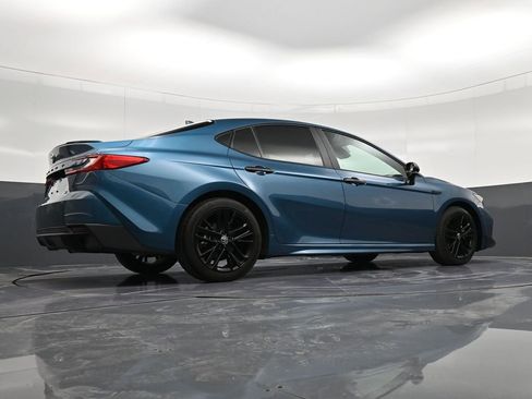 Used 2025 Toyota Camry SE w/ Convenience Package image 22