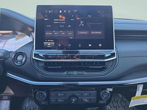 New 2026 Jeep Compass Latitude image 20