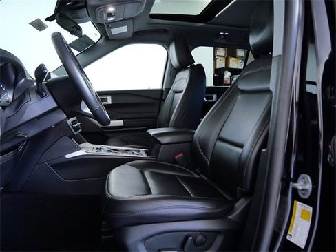 Certified 2023 Ford Explorer XLT w/ Equipment Group 202A image 18
