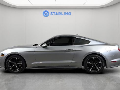 Used 2020 Ford Mustang Coupe RWD image 4