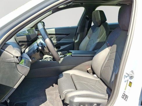 Used 2025 BMW 530i xDrive 530i xDrive image 13