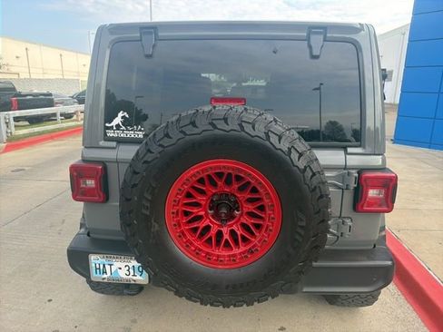 Used 2020 Jeep Wrangler Unlimited Sahara image 6