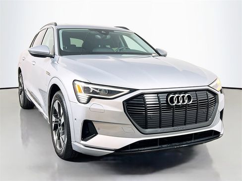 Certified 2022 Audi e-tron Premium w/ Convenience Plus Package image 2
