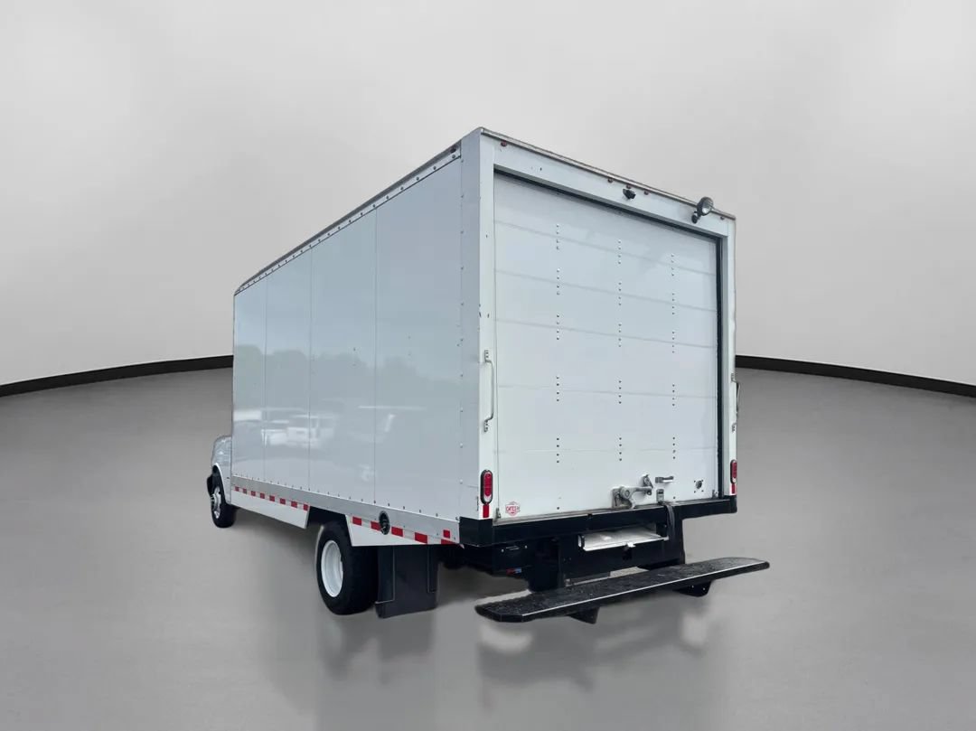 Used 2024 Chevrolet Express 3500 w/ Power Convenience Package RWD image 7