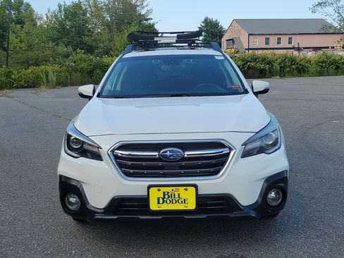 Used 2019 Subaru Outback 3.6R Limited AWD/4WD image 2