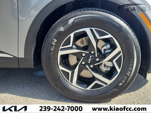 Certified 2025 Kia Sportage LX FWD image 6