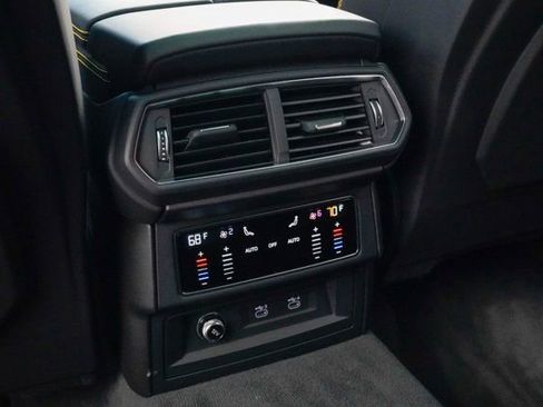 Used 2022 Lamborghini Urus image 71