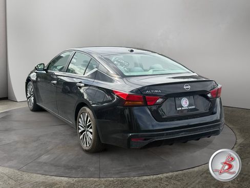 Used 2024 Nissan Altima 2.5 SV FWD image 5