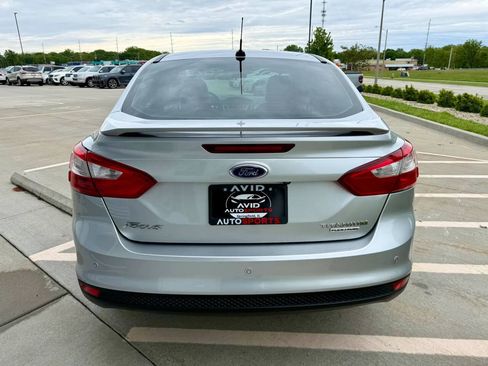 Used 2014 Ford Focus Titanium FWD image 7