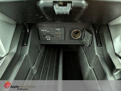 Used 2015 Ford Explorer XLT w/ Equipment Group 202A AWD/4WD image 25